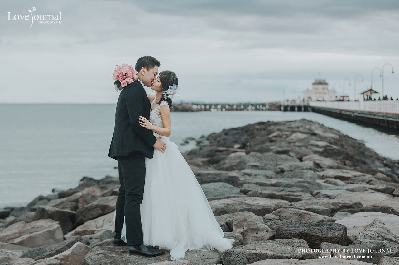 St. Kilda Beach Pre-wedding Photography St. Kilda Beach Pre-wedding Photography