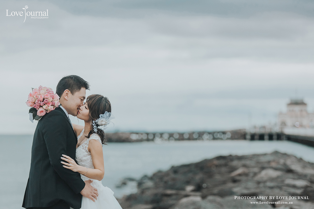 St. Kilda Beach Pre-wedding Photography